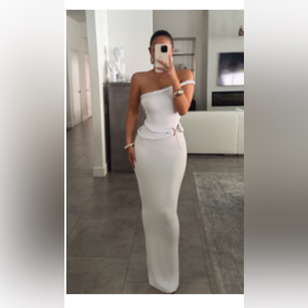 Worn once comes with belt
